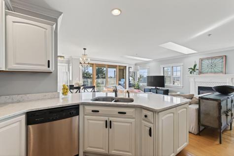 16 Guilford Court Portland ME 04101