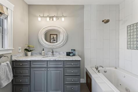 16 Guilford Court Portland ME 04101