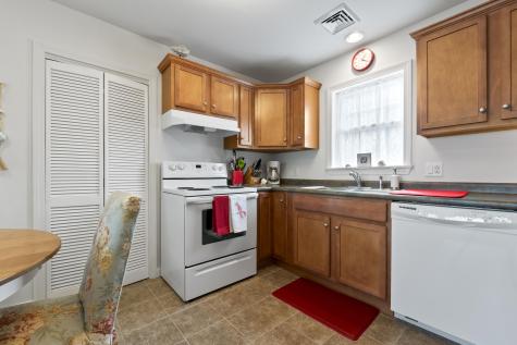 10 Barefoot Cottage Road Wells ME 04090