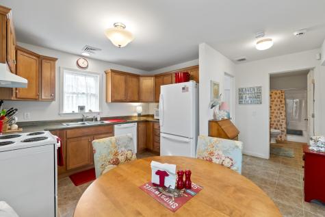 10 Barefoot Cottage Road Wells ME 04090