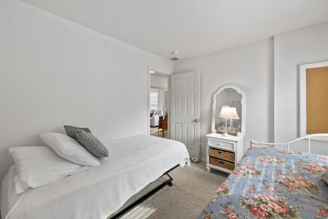 10 Barefoot Cottage Road Wells ME 04090