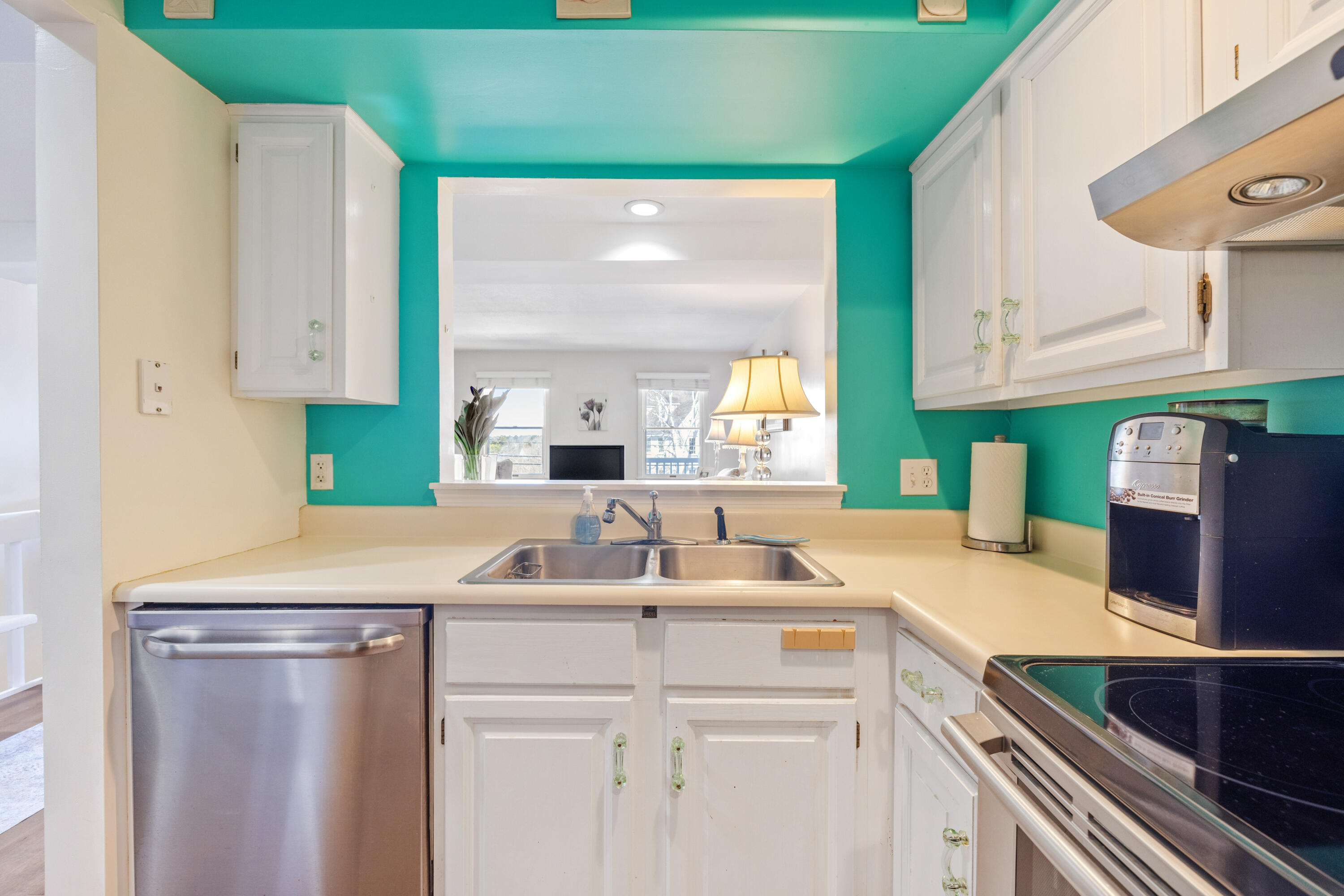 8 Arlington Avenue Kennebunkport ME 04046