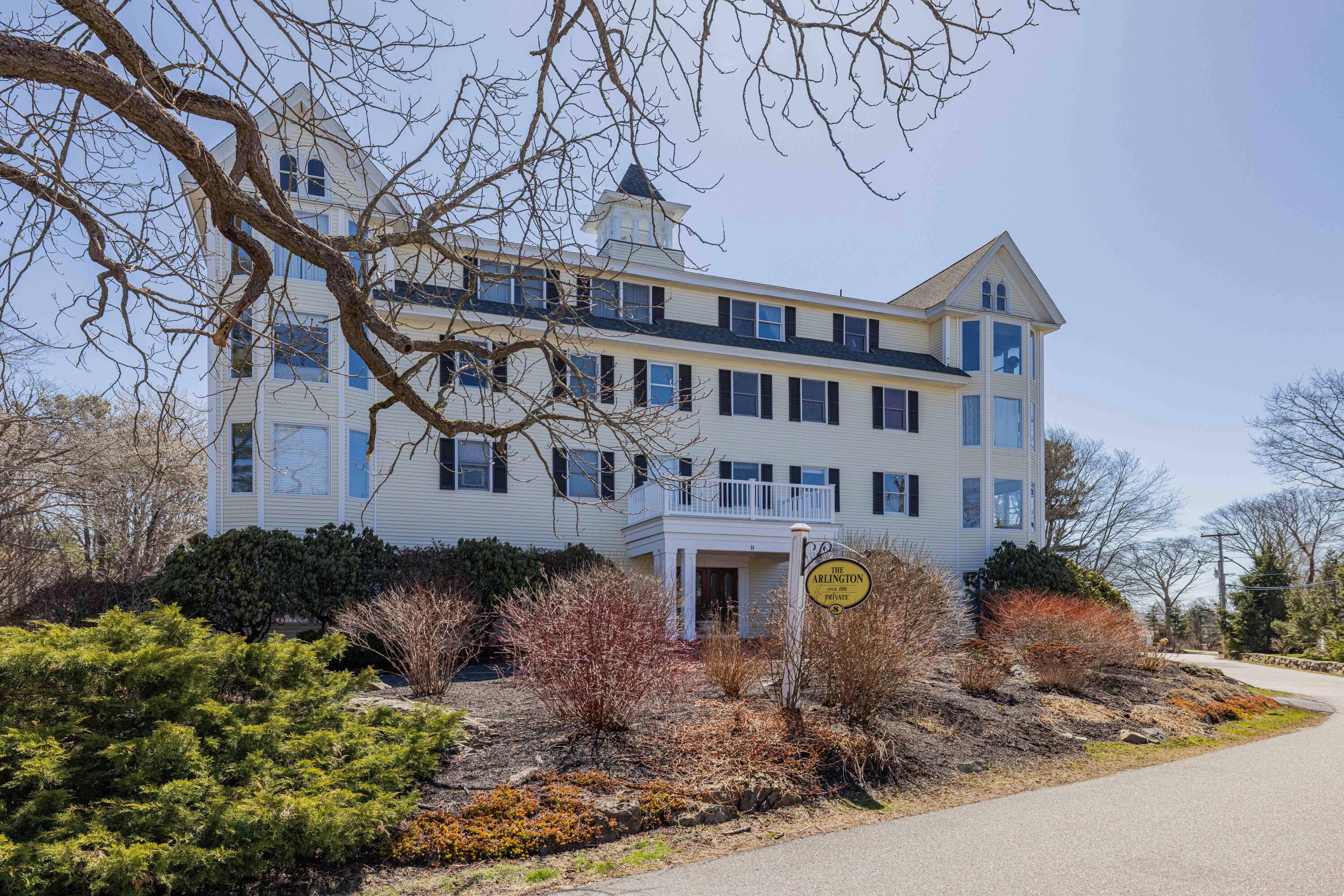 8 Arlington Avenue Kennebunkport ME 04046