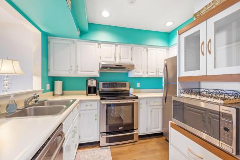 8 Arlington Avenue Kennebunkport ME 04046