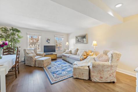 8 Arlington Avenue Kennebunkport ME 04046