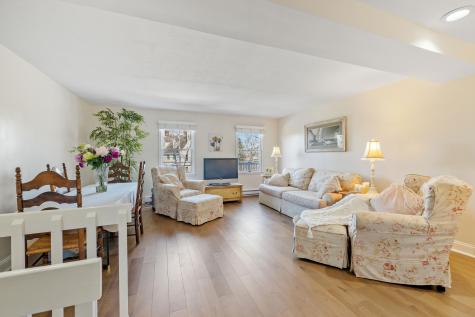 8 Arlington Avenue Kennebunkport ME 04046