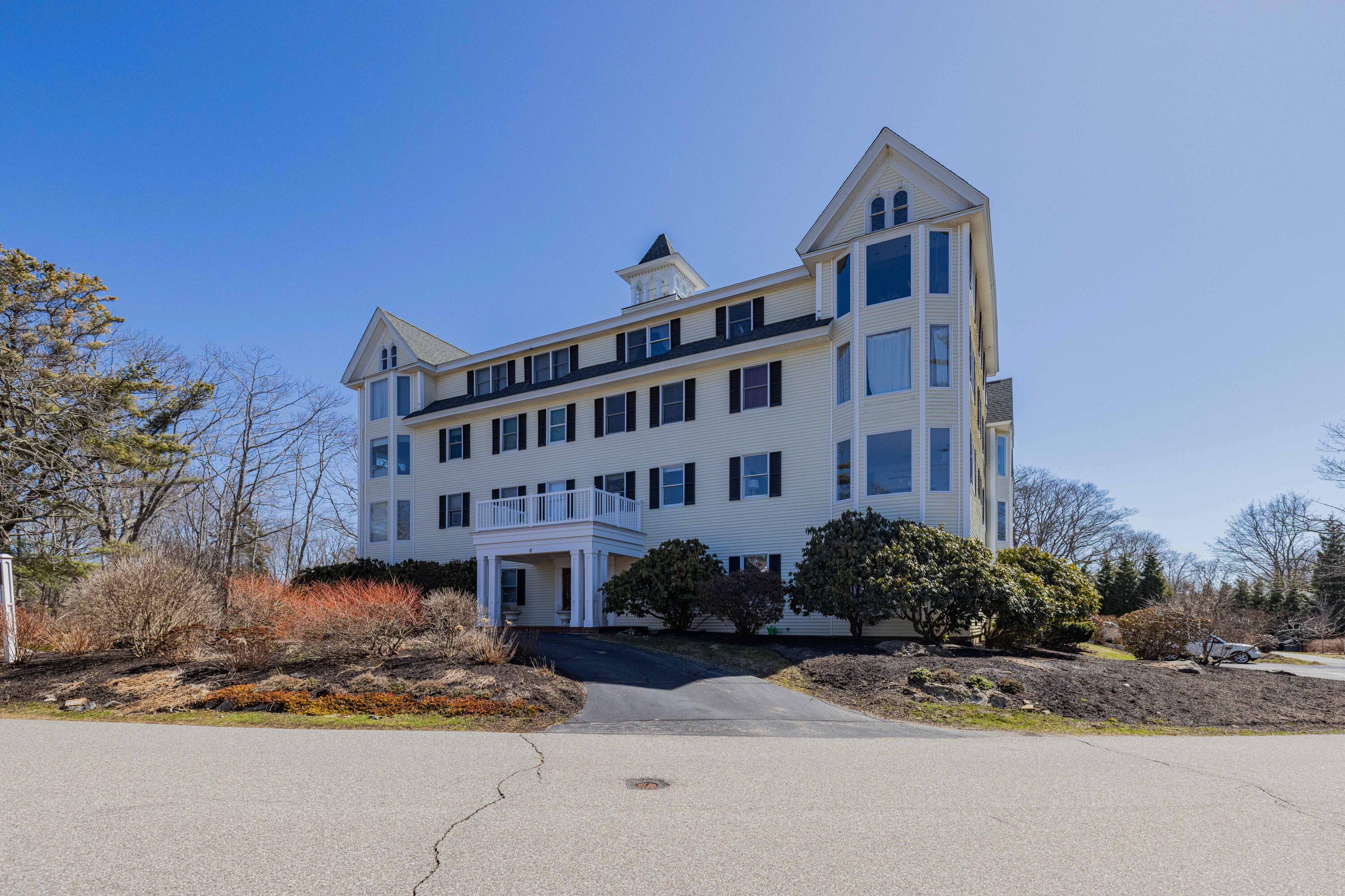 8 Arlington Avenue Kennebunkport ME 04046