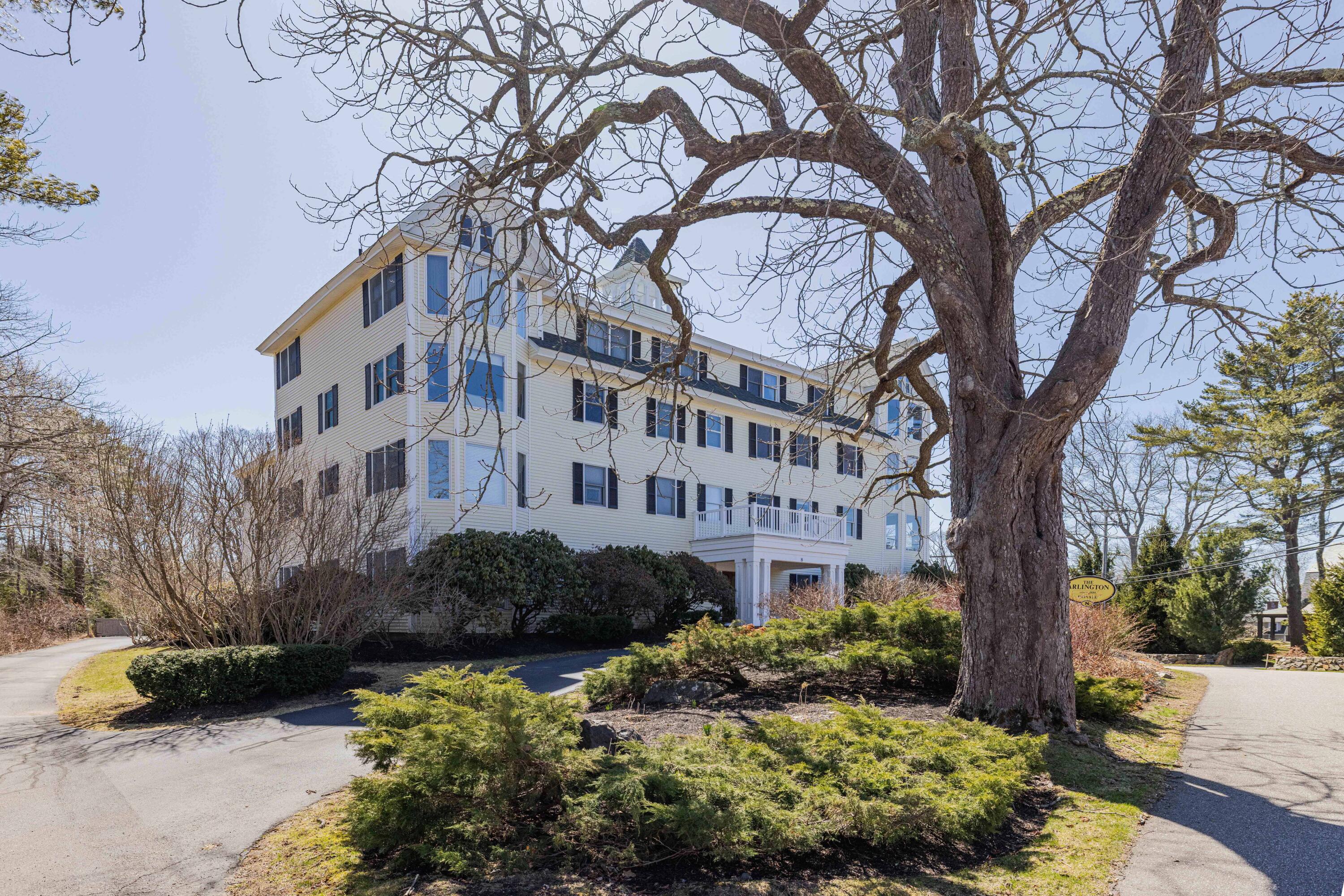 8 Arlington Avenue Kennebunkport ME 04046