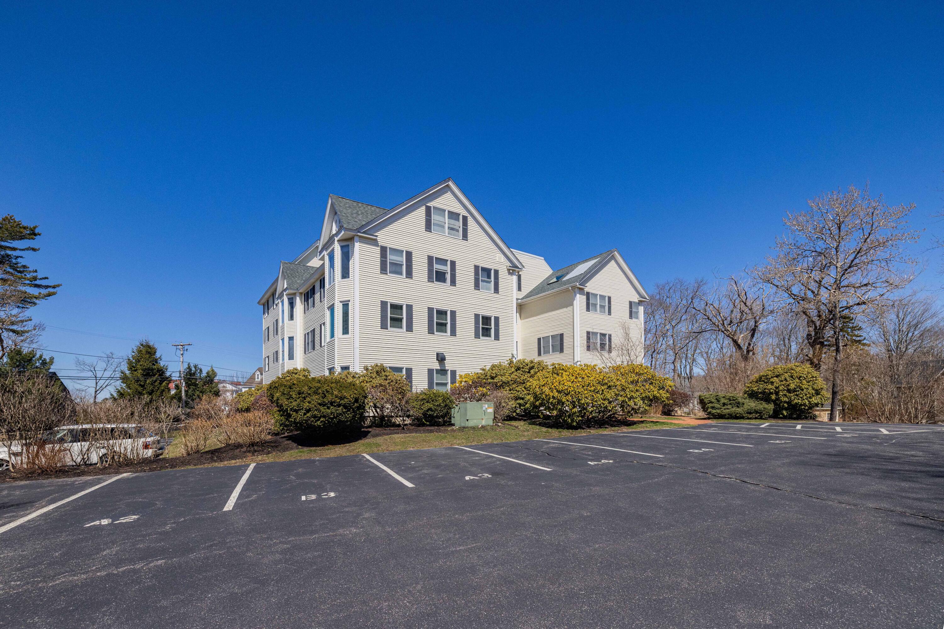 8 Arlington Avenue Kennebunkport ME 04046