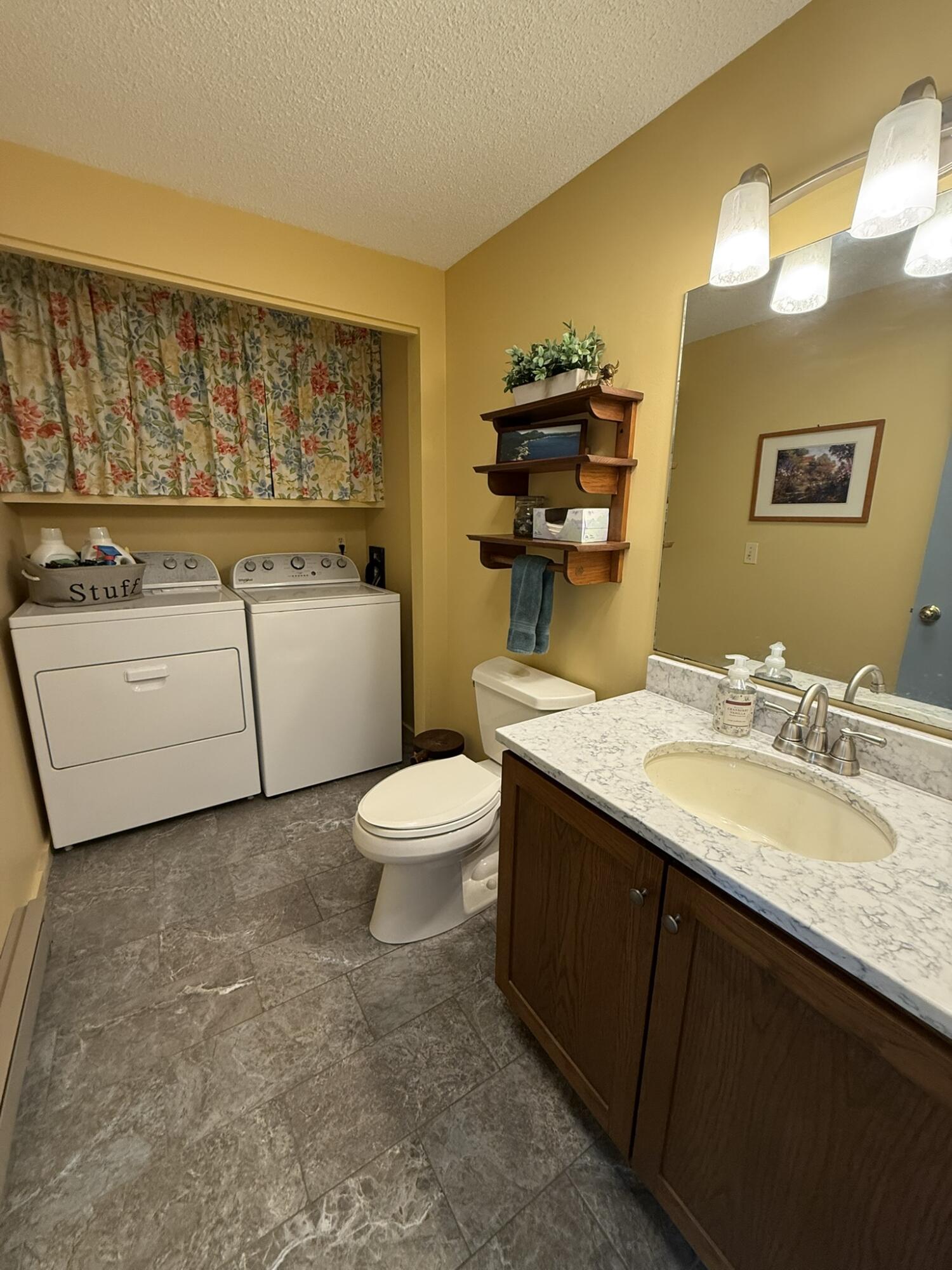 23 Clifford Road Naples ME 04055