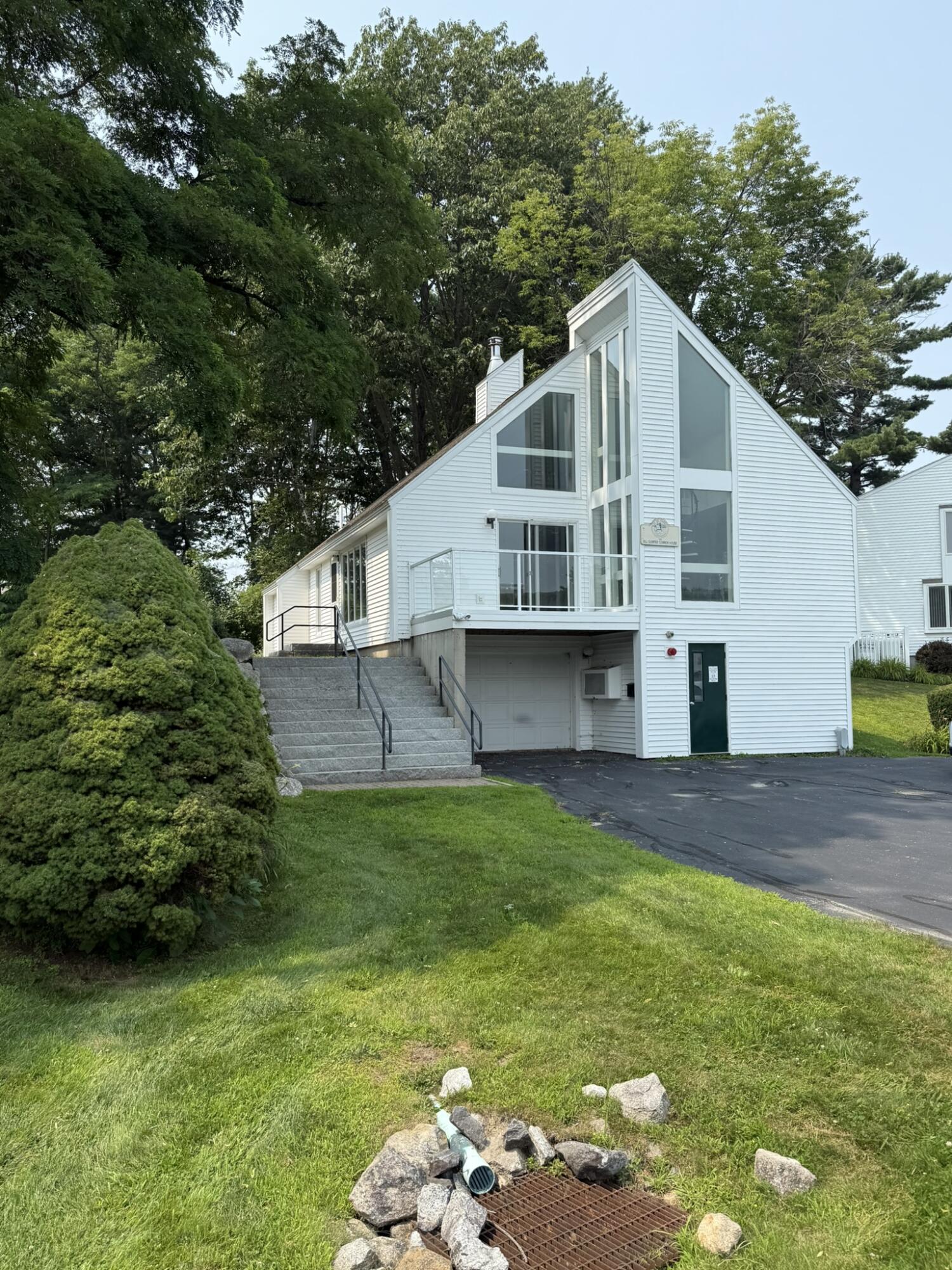 23 Clifford Road Naples ME 04055