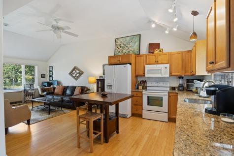 18 Woodside Meadow Road York ME 03909