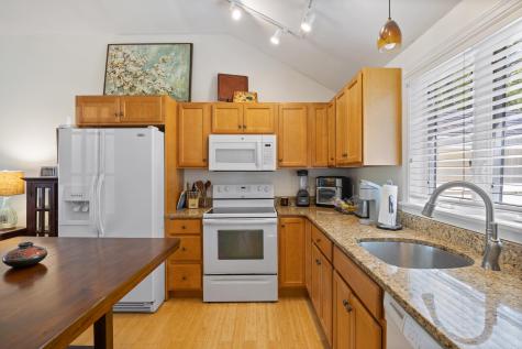 18 Woodside Meadow Road York ME 03909