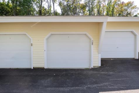 18 Woodside Meadow Road York ME 03909