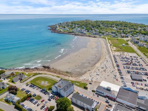 18 Woodside Meadow Road York ME 03909