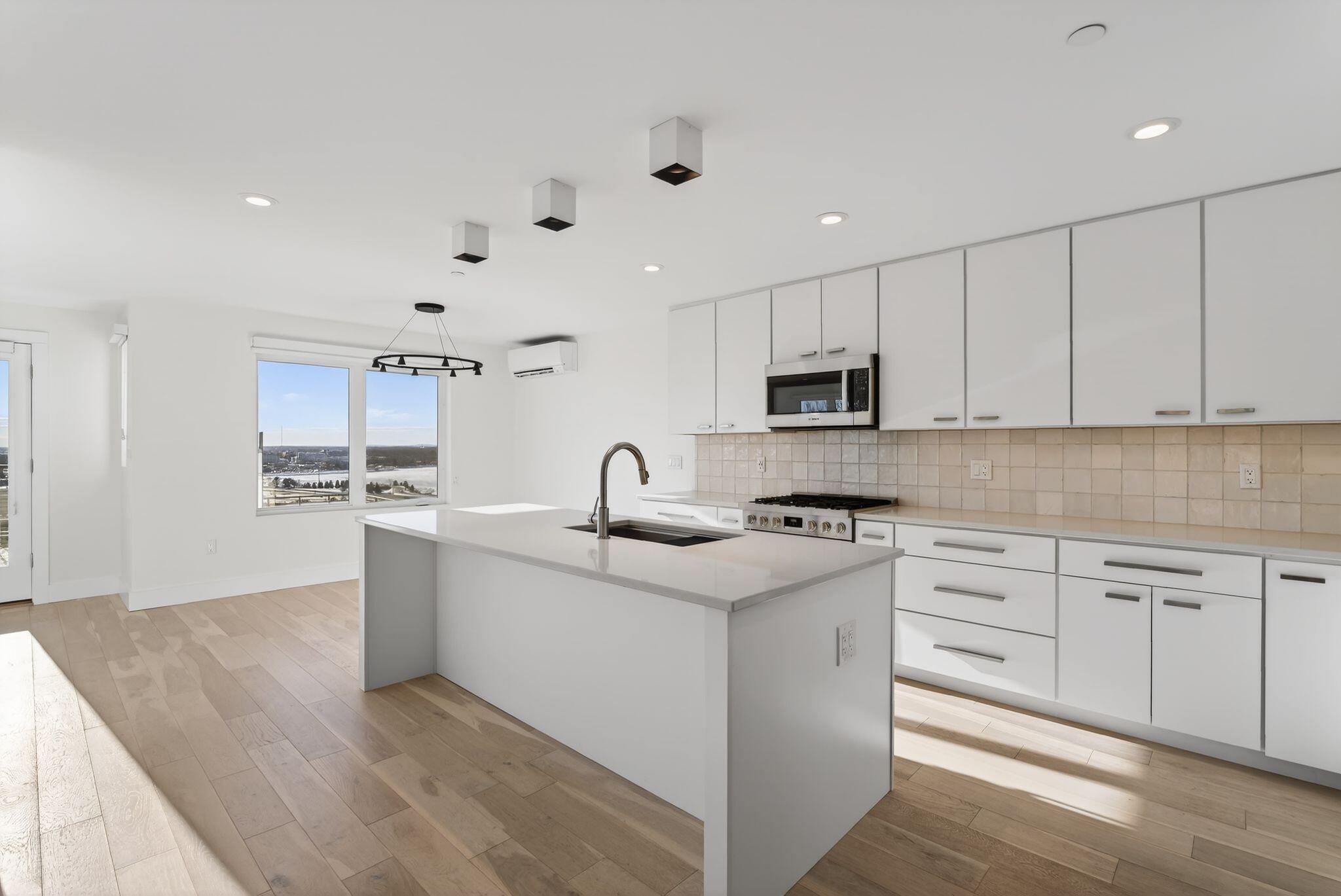 Portland ME, 126 North Street, Unit 3C