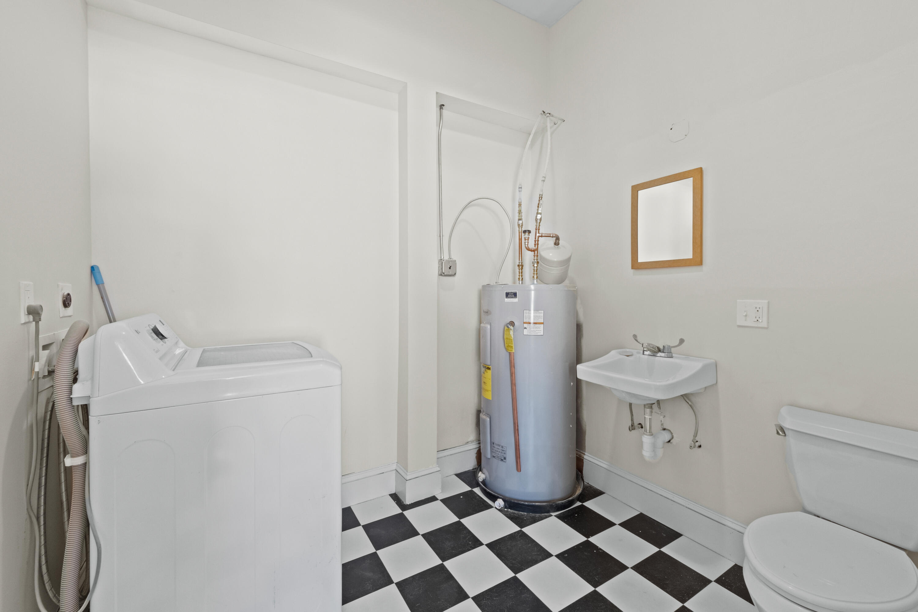 31-33 Booker Street Thomaston ME 04861