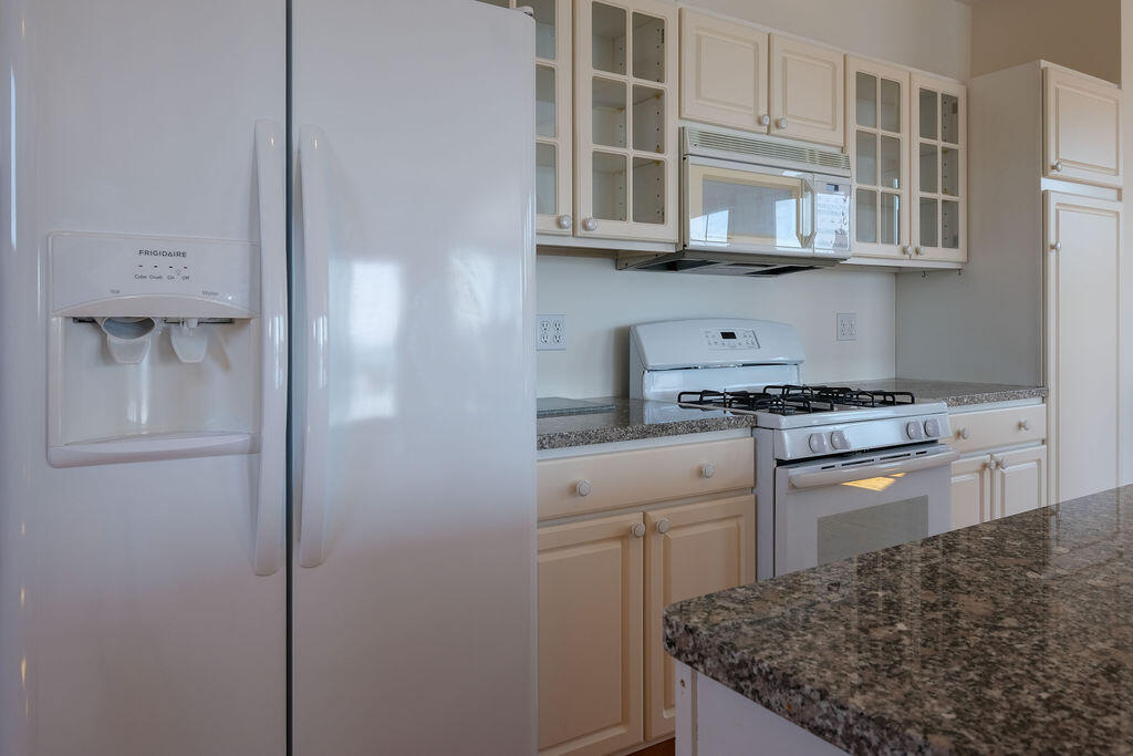 51 Main Street Stonington ME 04681