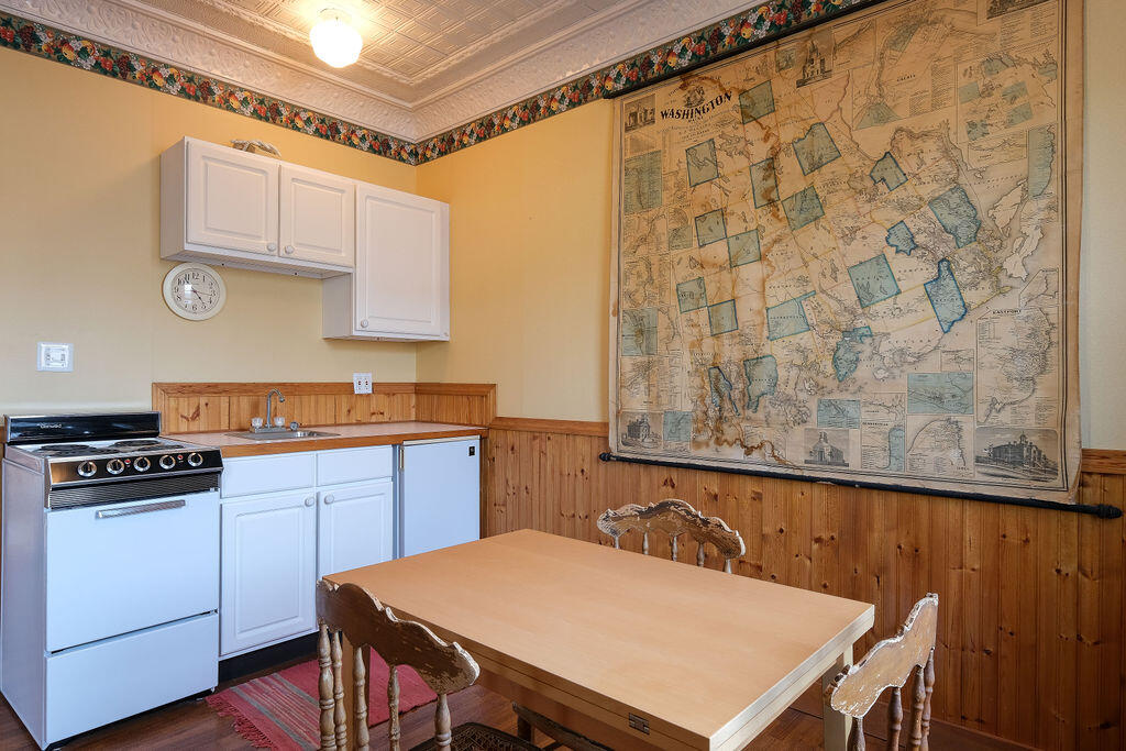 51 Main Street Stonington ME 04681