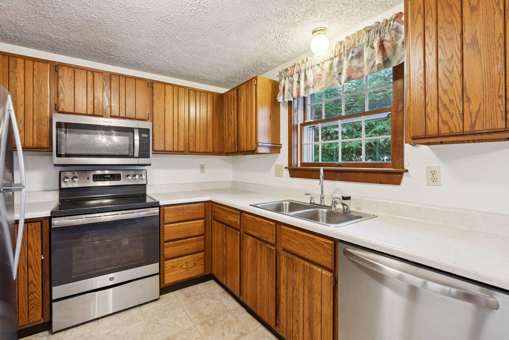 19 Ward Circle Brunswick ME 04011