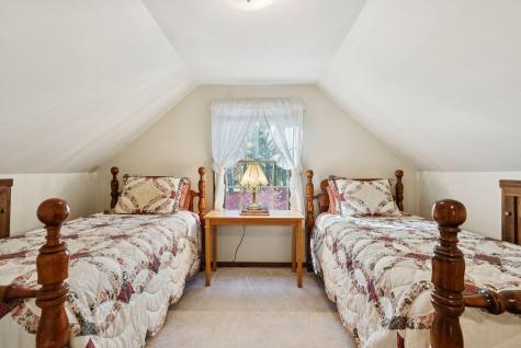 19 Ward Circle Brunswick ME 04011