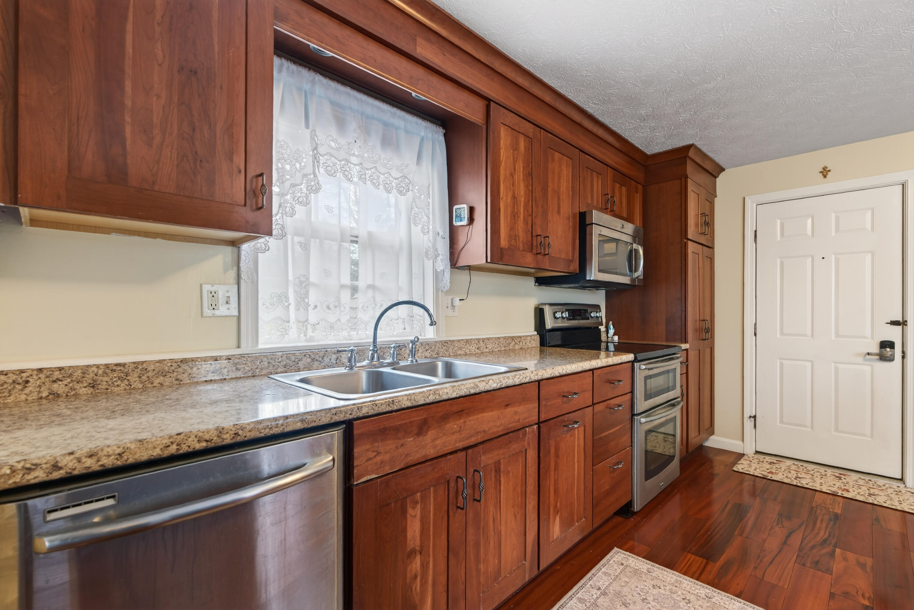 14 Summer Street Kennebunk ME 04043