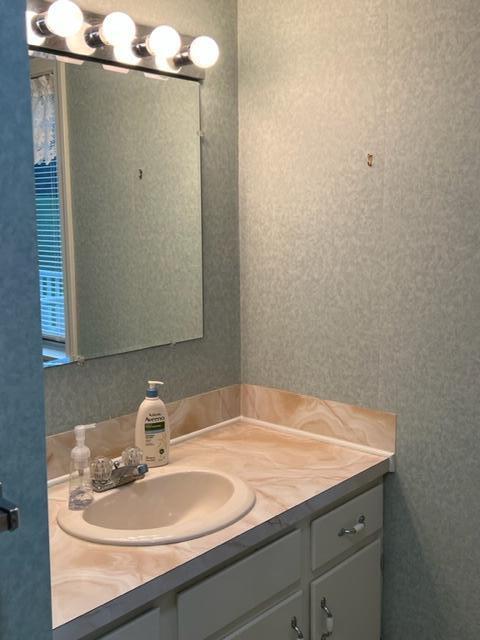 5 Colonial Way Auburn ME 04210