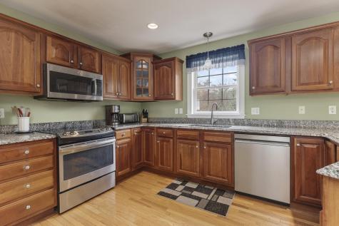 28 Lone Pine Lane Yarmouth ME 04096