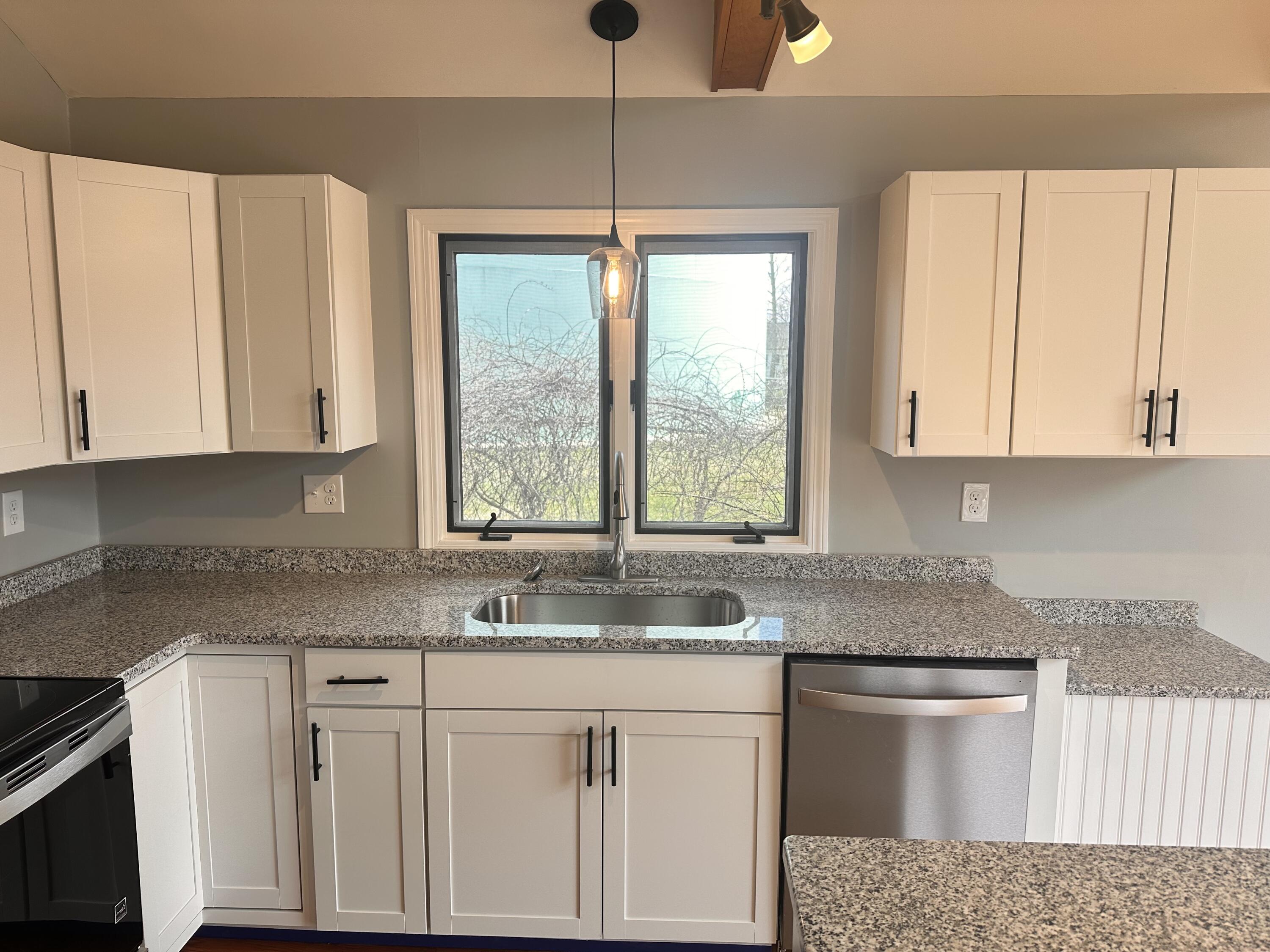 7 Robin Lane Kittery ME 03904