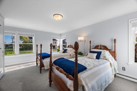 147 Beach Avenue Kennebunk ME 04043