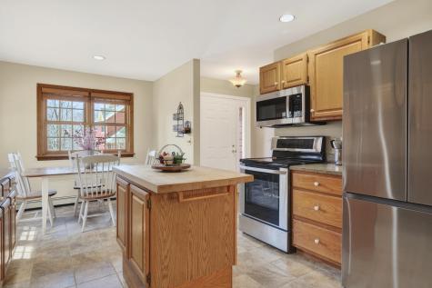 6 Excalibur Court Naples ME 04055