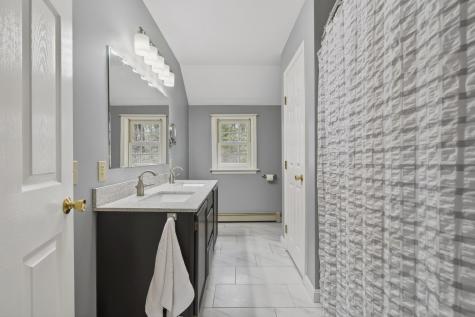 6 Excalibur Court Naples ME 04055