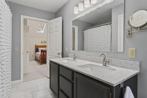 6 Excalibur Court Naples ME 04055