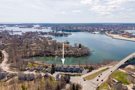 19 Bridge Street Kittery ME 03904