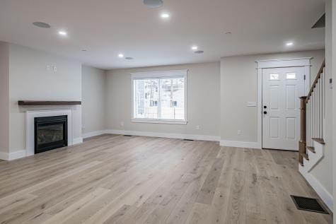 30 Fawn Woods Way Westbrook ME 04092