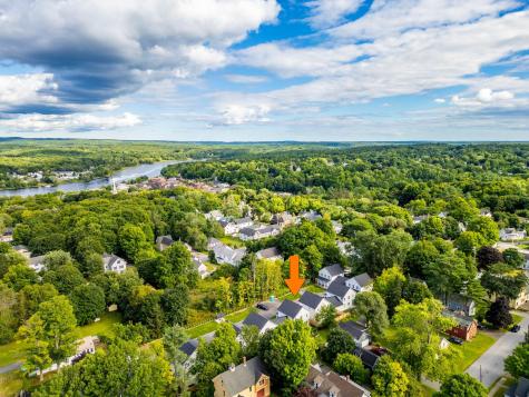 29 Magnolia Lane Gardiner ME 04345