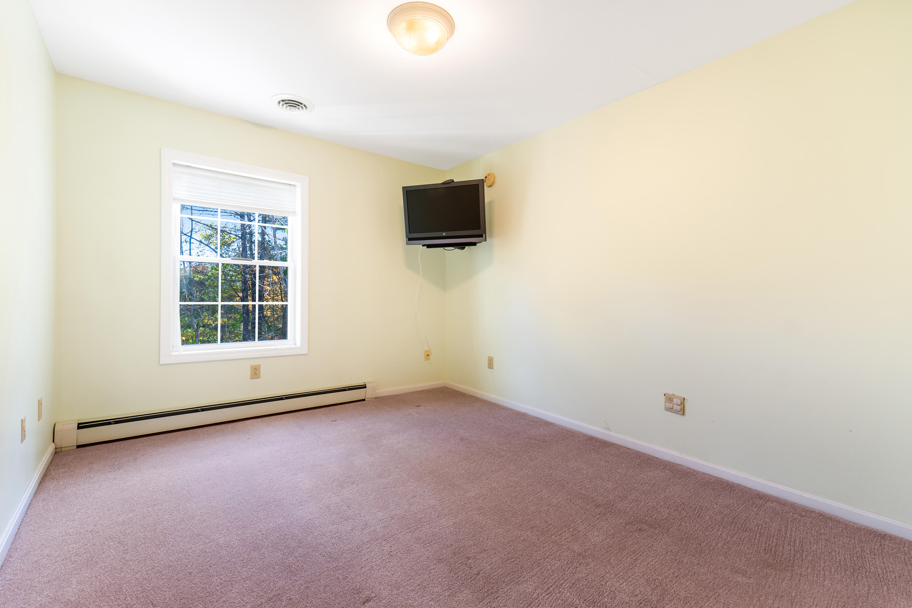 10 Ledges Court Lewiston ME 04240