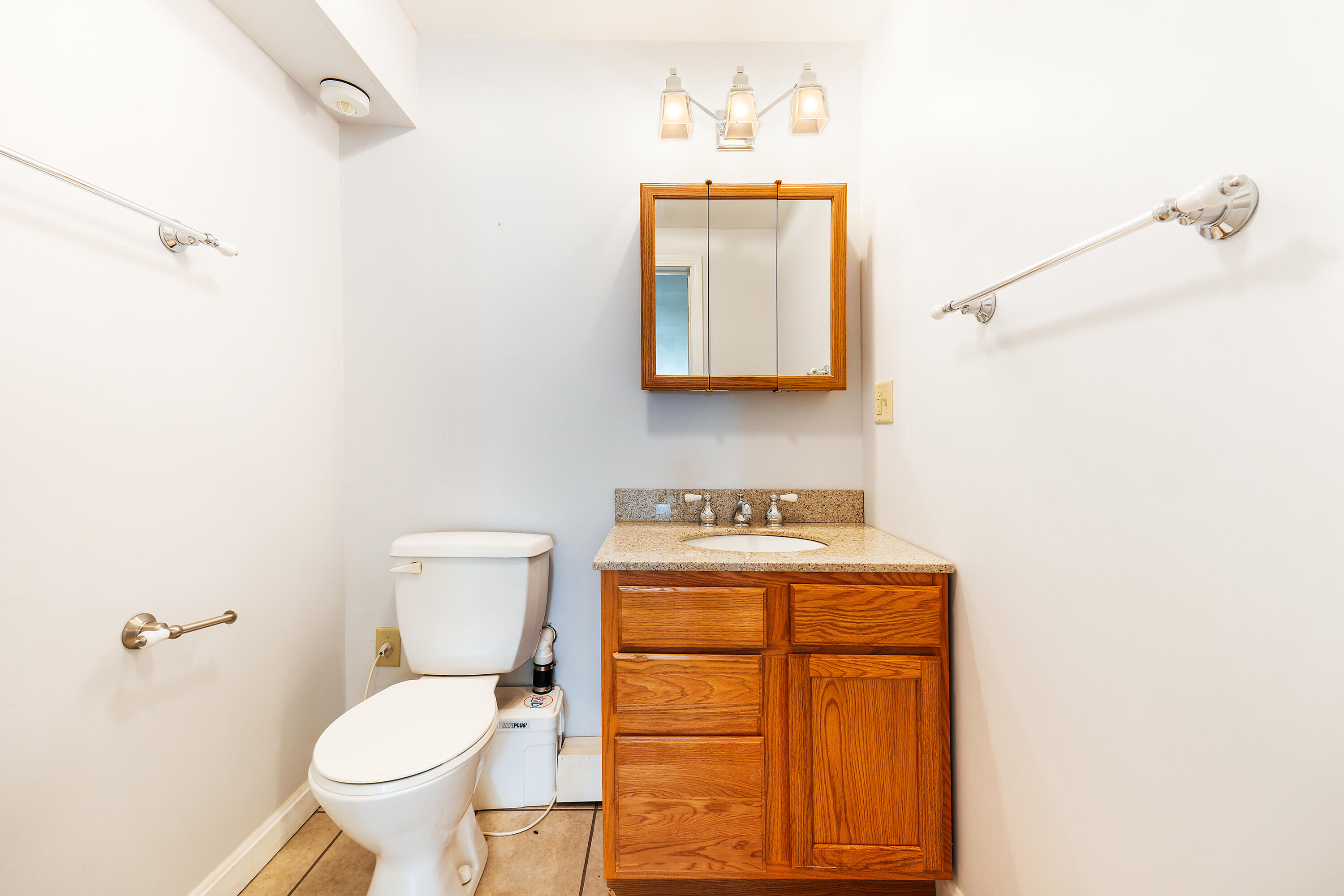 10 Ledges Court Lewiston ME 04240