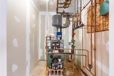 10 Ledges Court Lewiston ME 04240