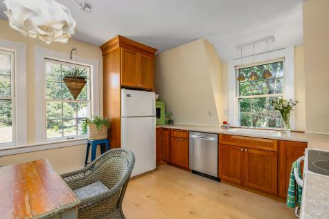 589 York Street York ME 03909