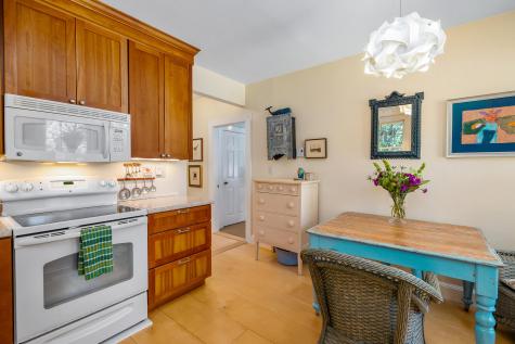 589 York Street York ME 03909