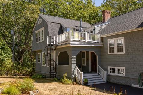 589 York Street York ME 03909