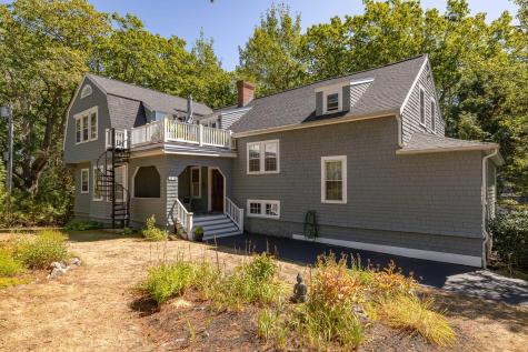 589 York Street York ME 03909