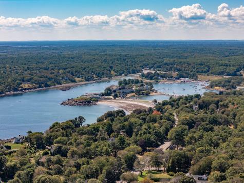 589 York Street York ME 03909