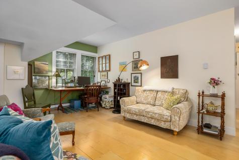 589 York Street York ME 03909