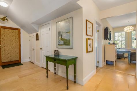 589 York Street York ME 03909