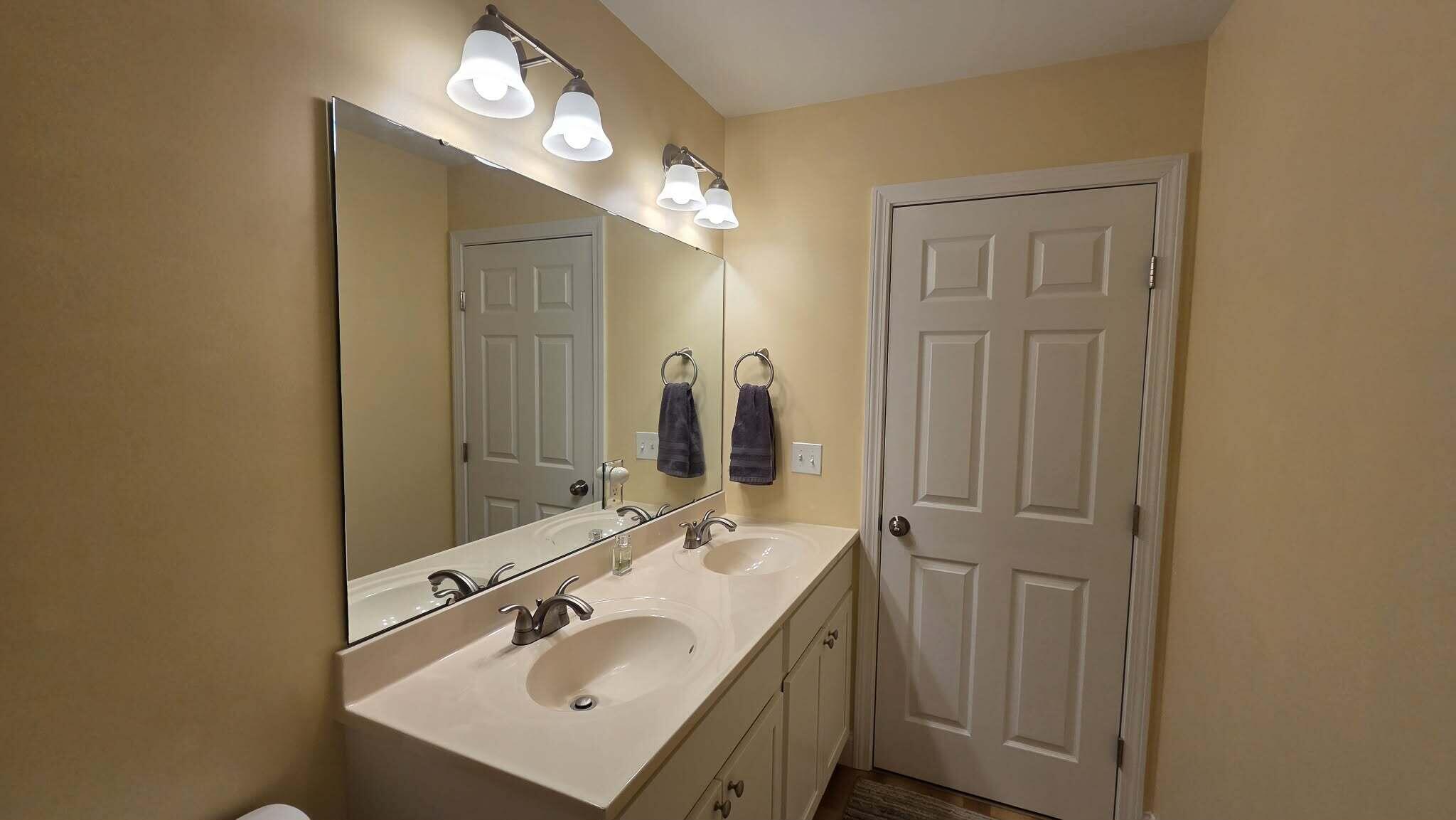 25 Village Circle Augusta ME 04330
