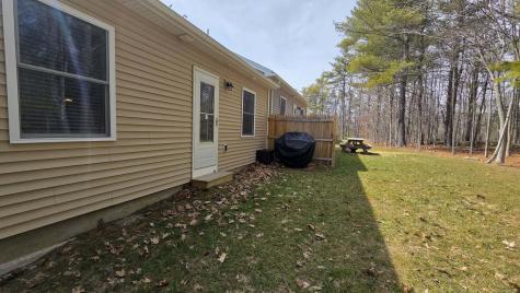 25 Village Circle Augusta ME 04330