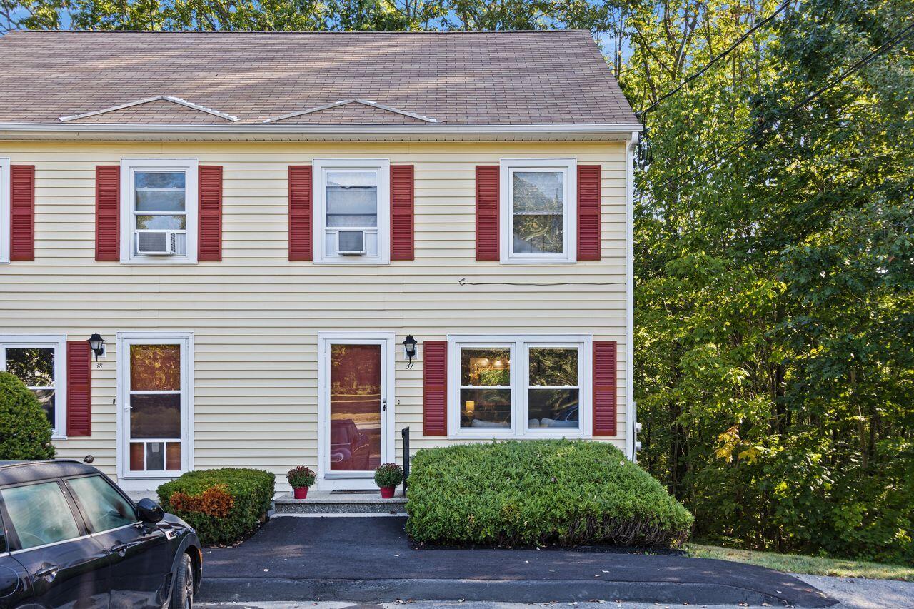 37 Powder Mill Drive Kennebunk ME 04043