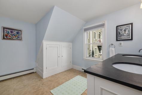 8 Water Street Kittery ME 03904